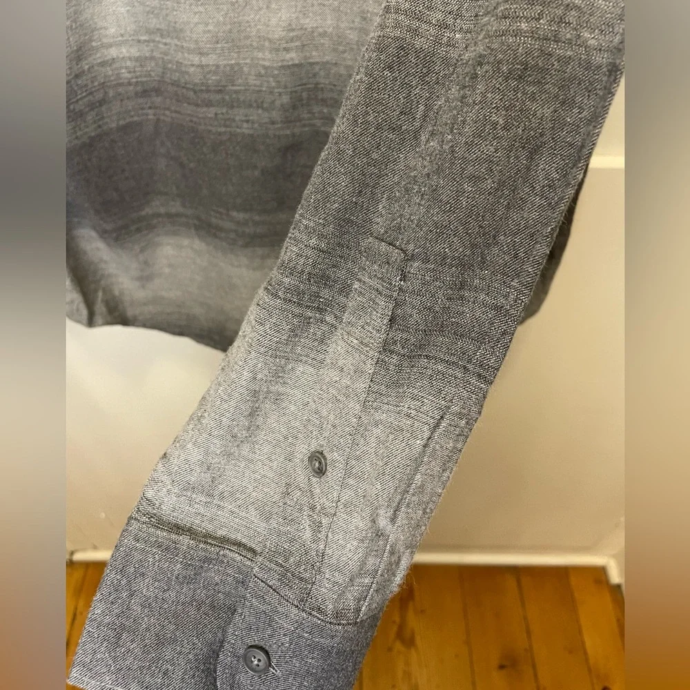 TravisMathew Rya Eddie Button Up Size L - Picture 3 of 5